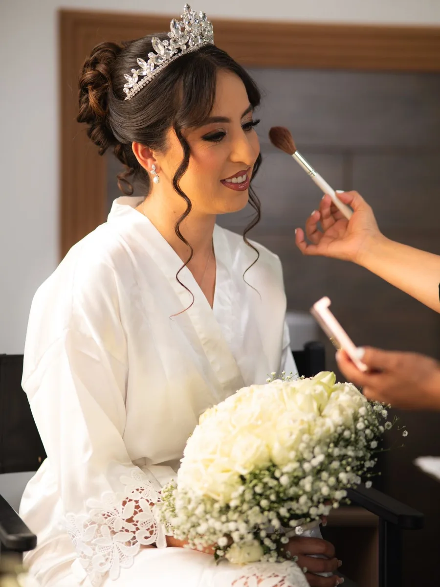 Maquillaje y peinado para novias en Lima: cómo elegir a la profesional ideal para tu boda